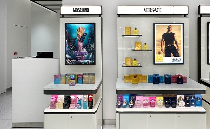 Our_stores_(image)_704_x_432_px_FRAGRANCE_COUNTER_-_SOGO_KAI_TAK