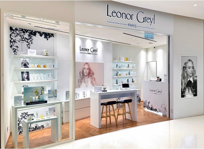 LEONOR_GREYL_HYSAN_STORE_880_x_640_px
